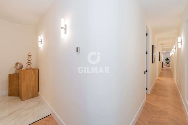 3 soveværelse Lejlighed til salg i Almagro, Madrid by - € 1.990.000 (Ref: 9315114)