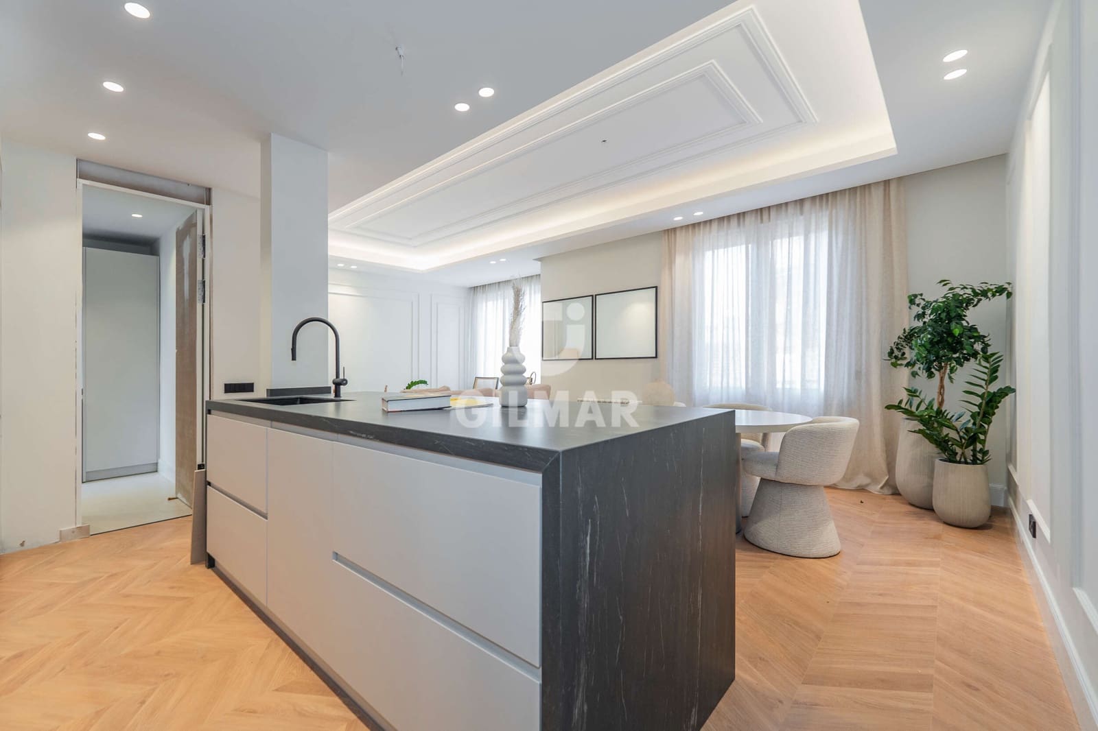 3 soveværelse Lejlighed til salg i Madrid by - € 1.990.000 (Ref: 9315114)