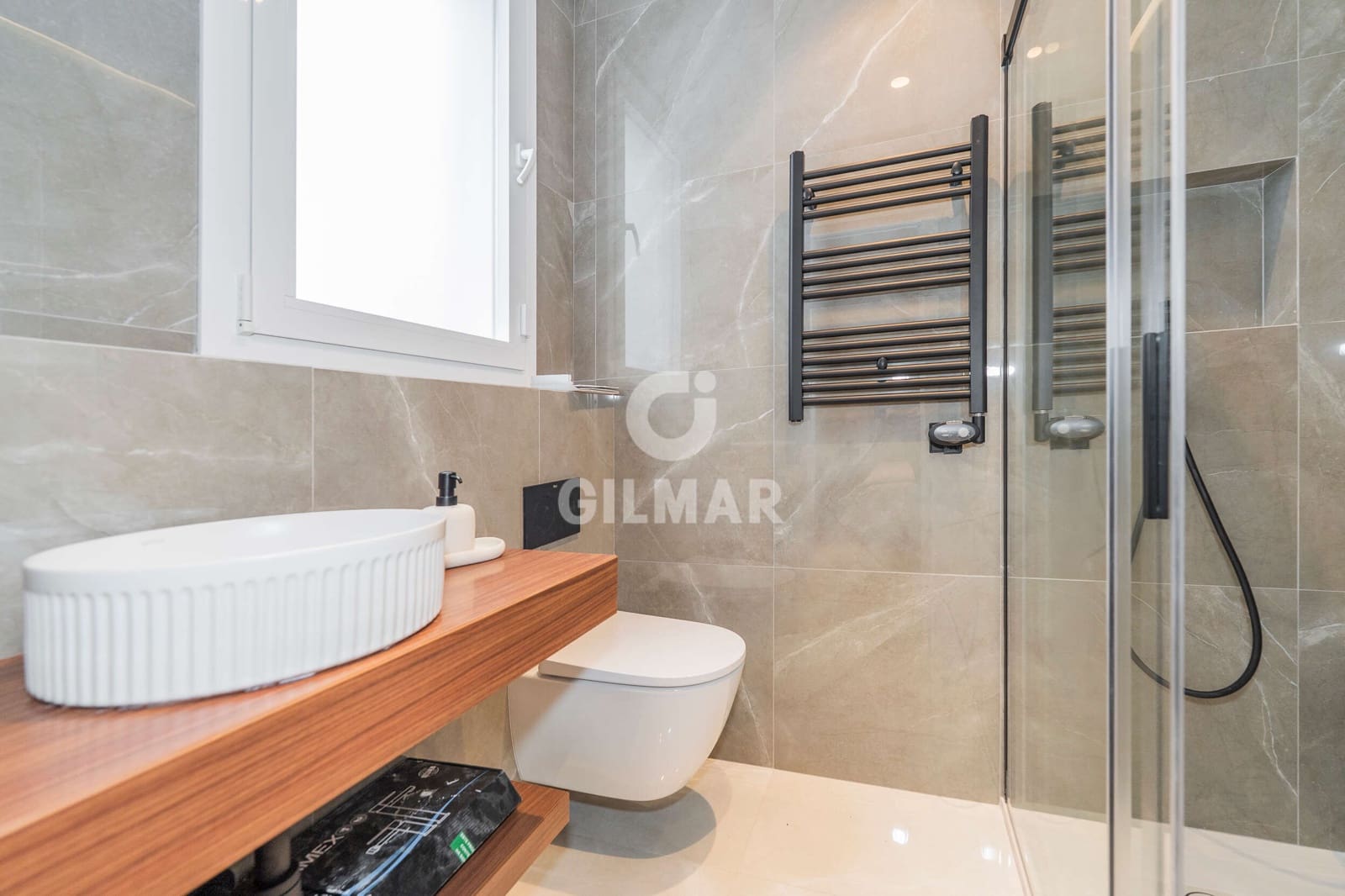 3 soveværelse Lejlighed til salg i Madrid by - € 1.990.000 (Ref: 9315114)