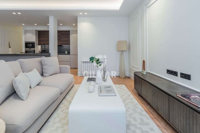 3 soveværelse Lejlighed til salg i Almagro, Madrid by - € 1.990.000 (Ref: 9315114)