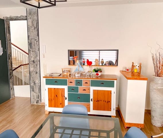 4 sovrum Radhus till salu i Casco Urbano, Adeje med pool - 575 000 € (Ref: 9315115)