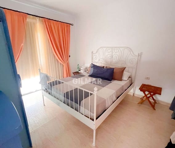 4 sovrum Radhus till salu i Casco Urbano, Adeje med pool - 575 000 € (Ref: 9315115)