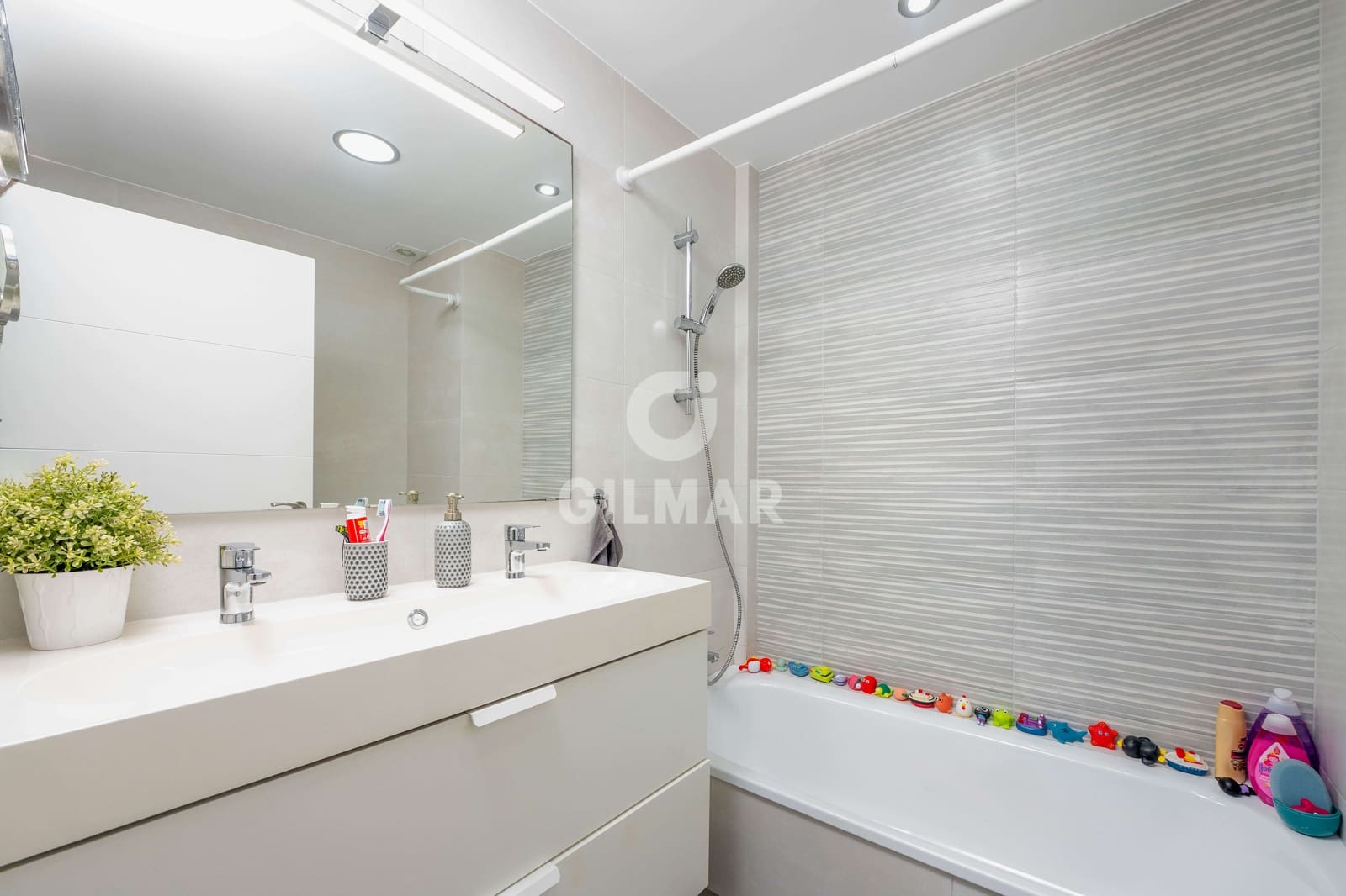 3 soverom Leilighet til salgs i San Fernando med garasje - € 295 000 (Ref: 9320012)