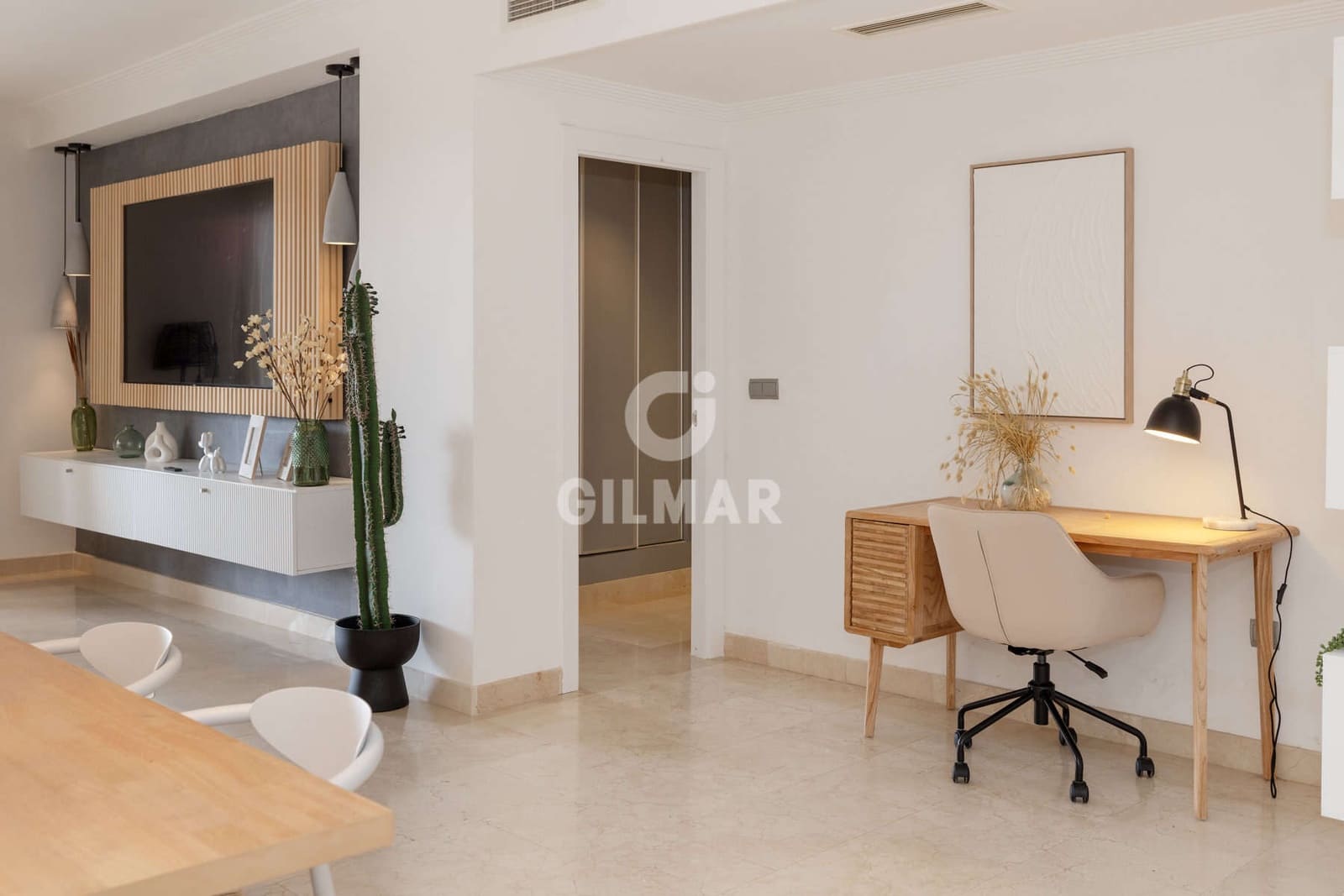 2 soveværelse Lejlighed til salg i Estepona med swimmingpool garage - € 435.000 (Ref: 9329808)