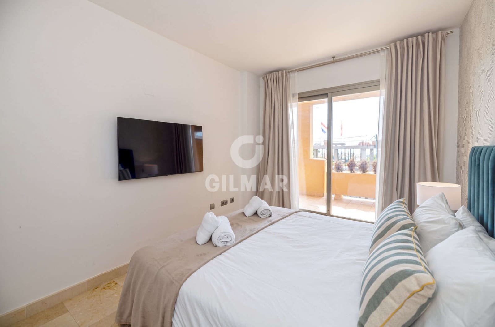 2 soveværelse Lejlighed til salg i Estepona med swimmingpool garage - € 435.000 (Ref: 9329808)