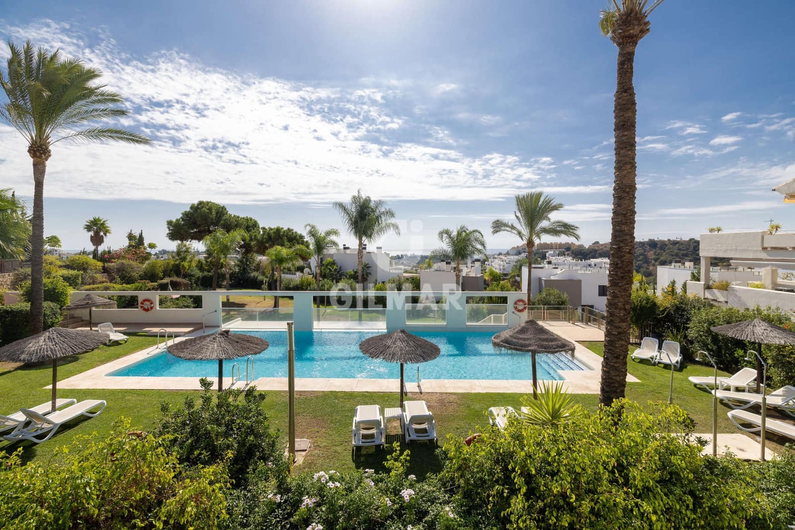 2 soveværelse Lejlighed til salg i Estepona med swimmingpool garage - € 435.000 (Ref: 9329808)