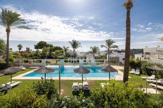 2 soveværelse Lejlighed til salg i La Concha - Resina Golf, Estepona med swimmingpool garage - € 435.000 (Ref: 9329808)