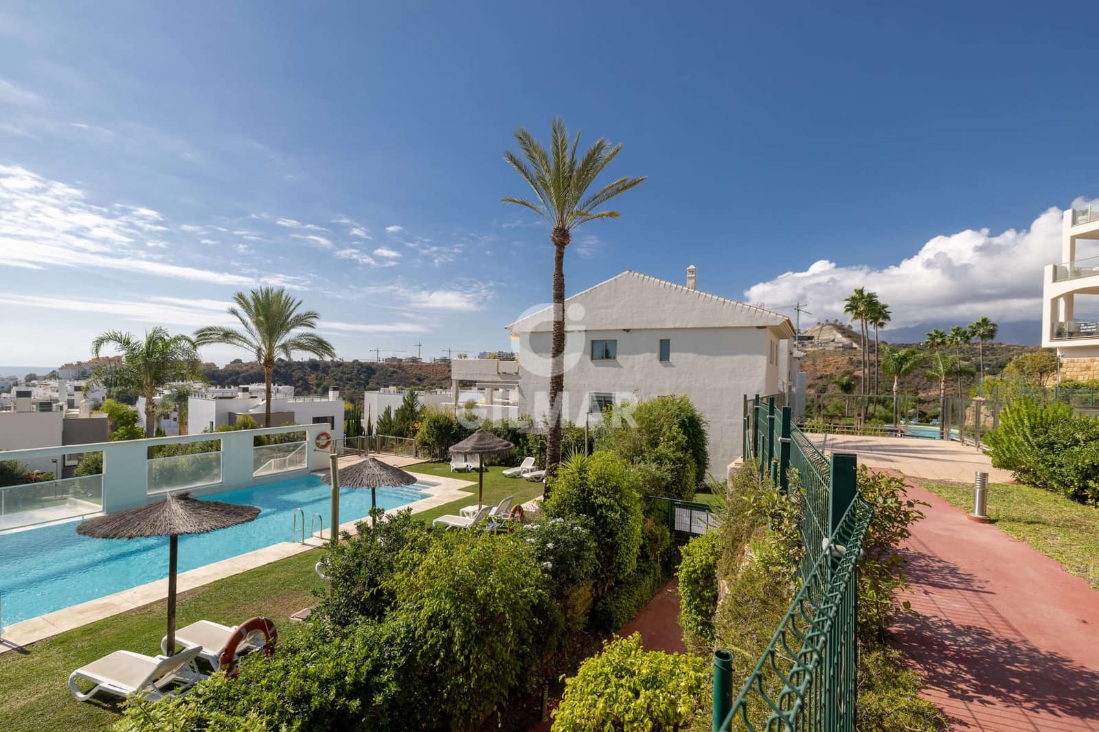 2 soveværelse Lejlighed til salg i Estepona med swimmingpool garage - € 435.000 (Ref: 9329808)