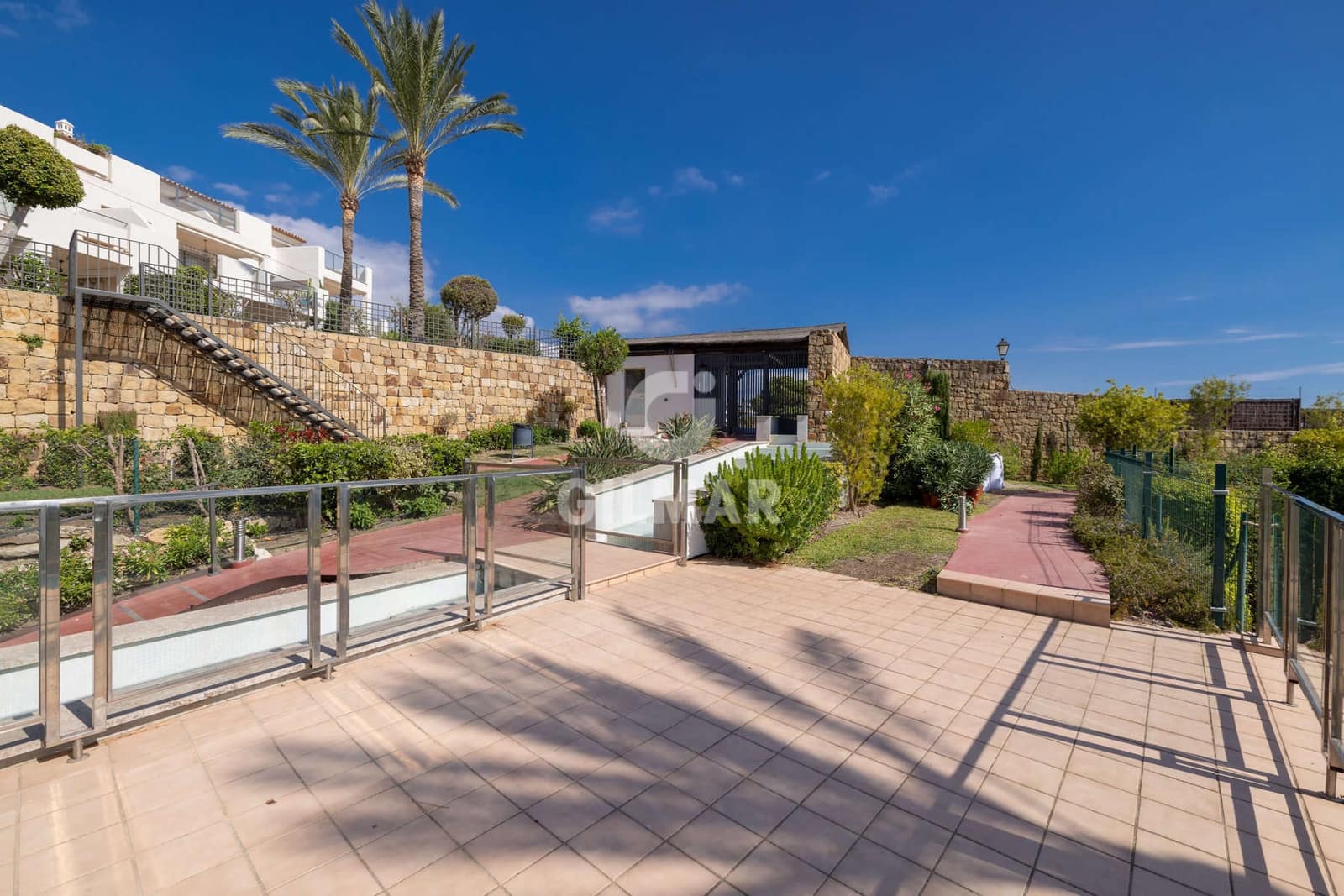 2 soveværelse Lejlighed til salg i Estepona med swimmingpool garage - € 435.000 (Ref: 9329808)