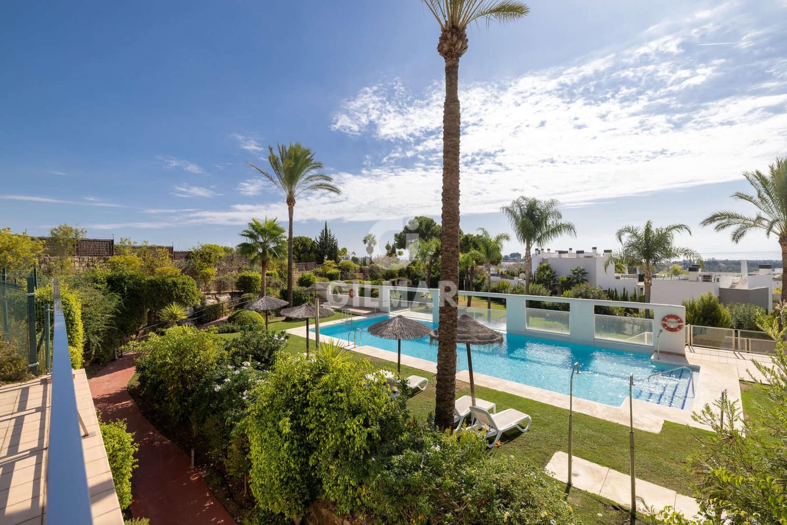 2 soveværelse Lejlighed til salg i Estepona med swimmingpool garage - € 435.000 (Ref: 9329808)