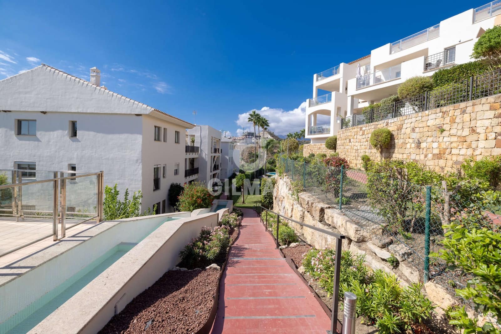 2 soveværelse Lejlighed til salg i Estepona med swimmingpool garage - € 435.000 (Ref: 9329808)