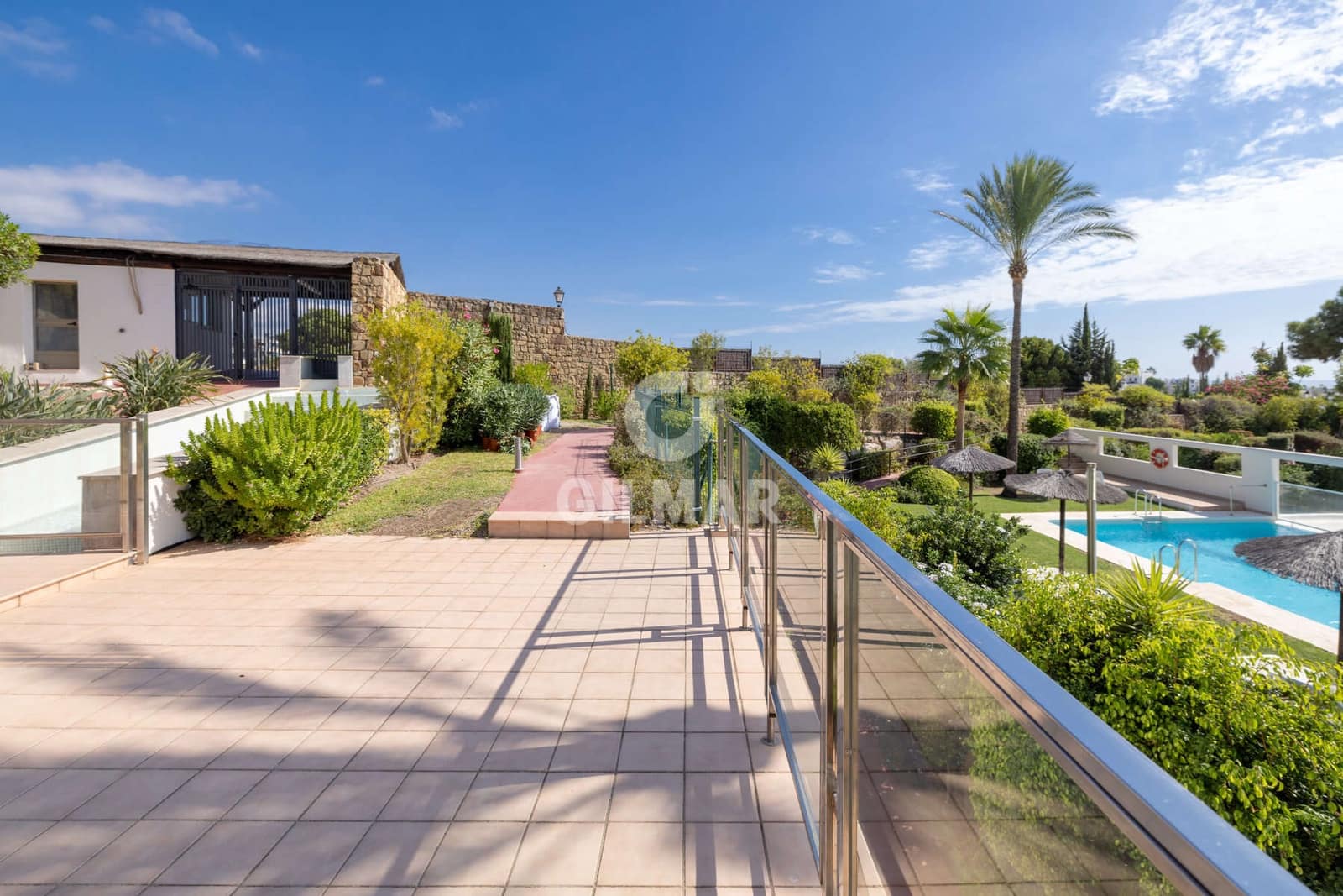 2 soveværelse Lejlighed til salg i Estepona med swimmingpool garage - € 435.000 (Ref: 9329808)