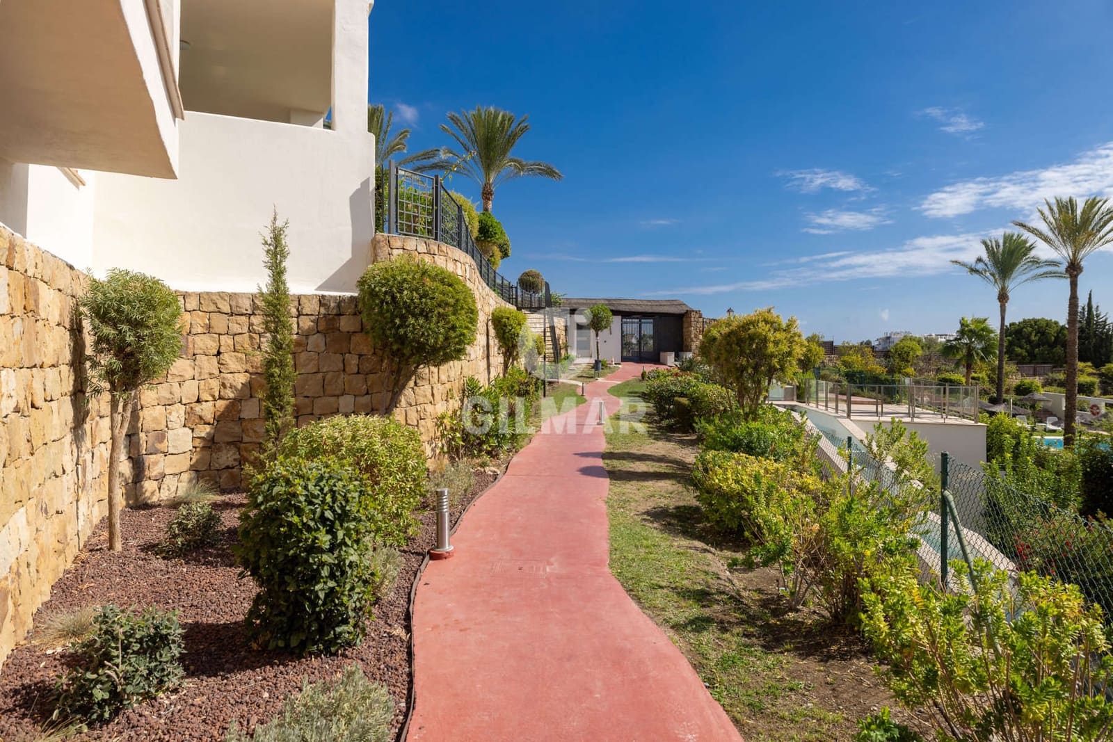 2 soveværelse Lejlighed til salg i Estepona med swimmingpool garage - € 435.000 (Ref: 9329808)