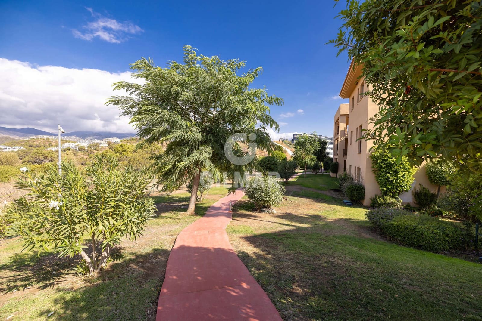 2 soveværelse Lejlighed til salg i Estepona med swimmingpool garage - € 435.000 (Ref: 9329808)