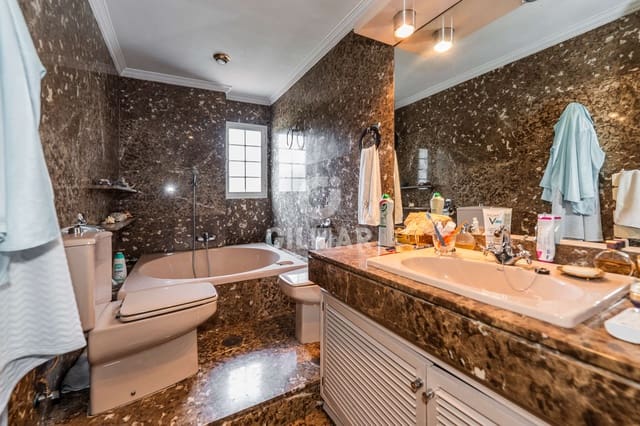 4 soverom Leilighet til salgs i Nueva España, Madrid by med svømmebasseng garasje - € 1 795 000 (Ref: 9335650)