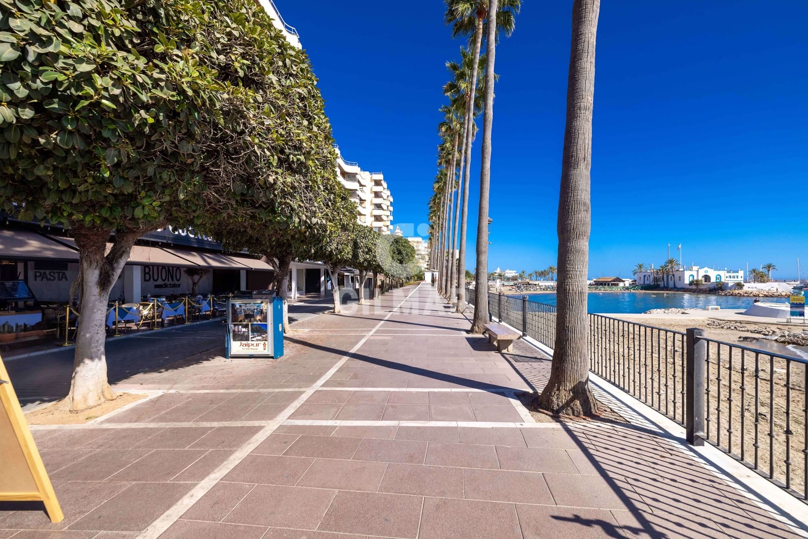 Piso de 1 habitación en Marbella en venta con piscina garaje - 515.000 € (Ref: 9340125)