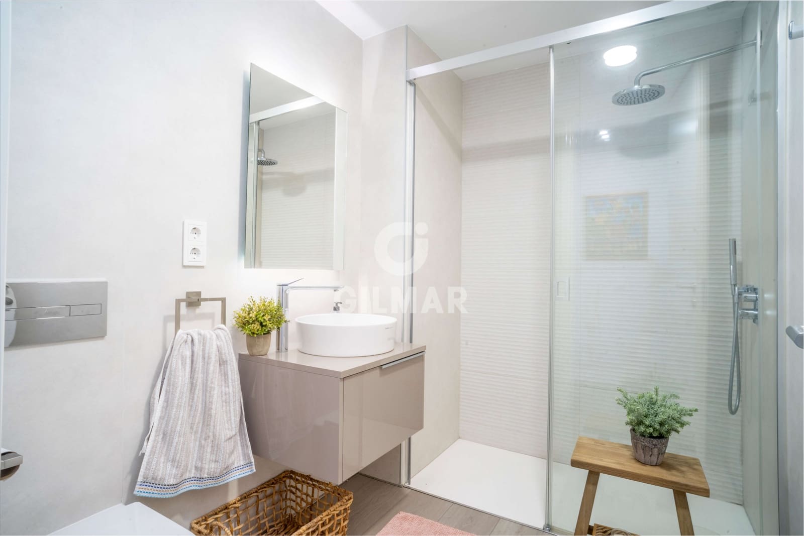 2 bedroom Flat for sale in Estepona with pool garage - € 795,000 (Ref: 9341622)