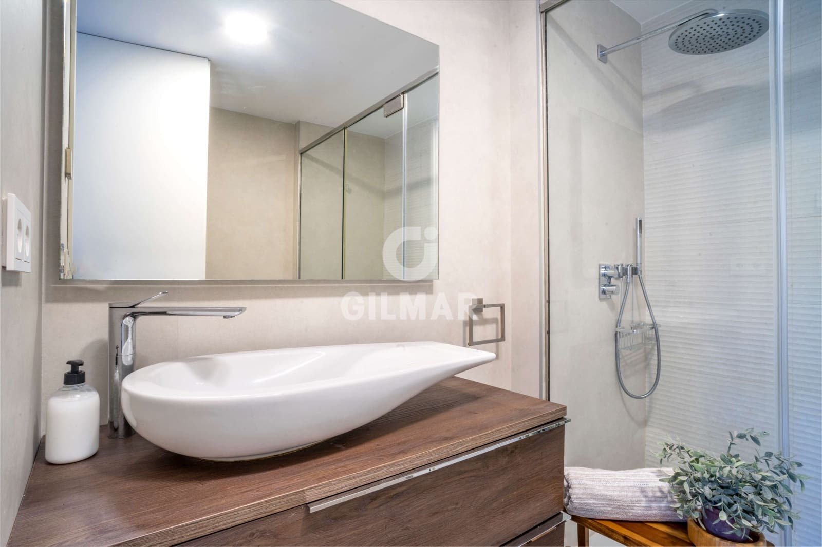 2 bedroom Flat for sale in Estepona with pool garage - € 795,000 (Ref: 9341622)