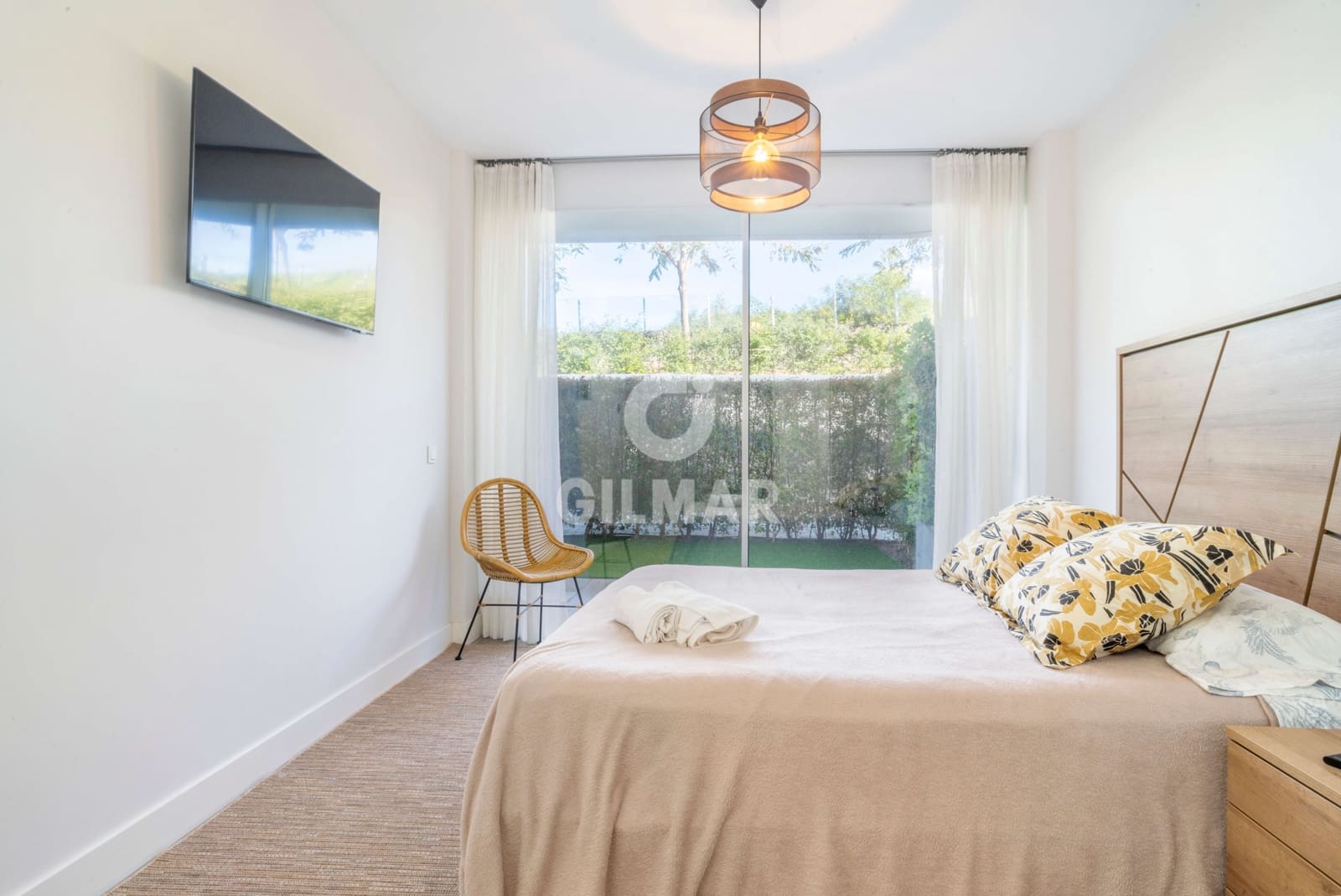 2 bedroom Flat for sale in Estepona with pool garage - € 795,000 (Ref: 9341622)