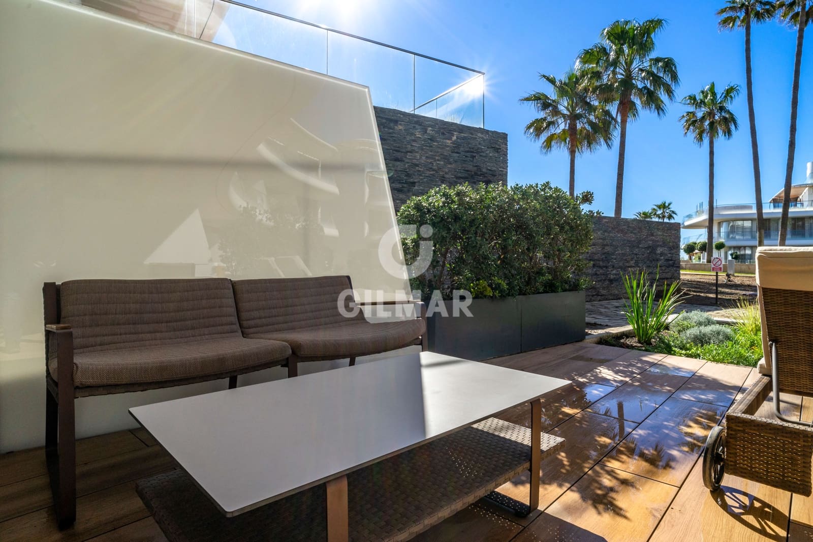 2 bedroom Flat for sale in Estepona with pool garage - € 795,000 (Ref: 9341622)