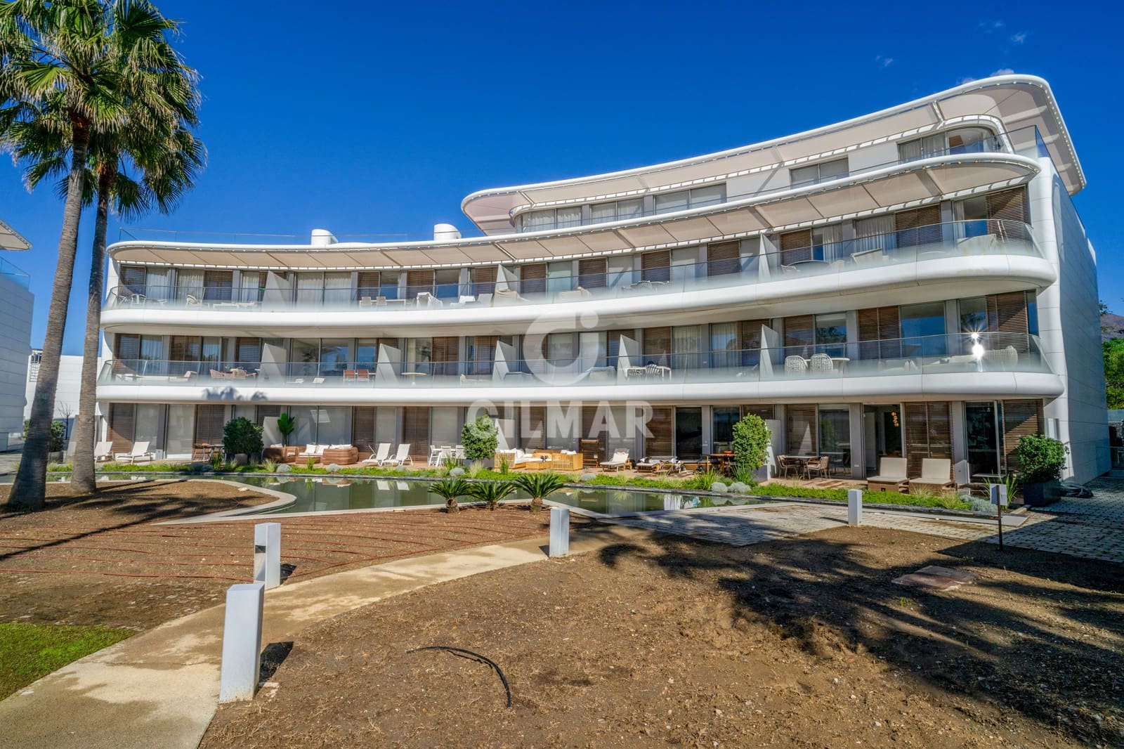 2 bedroom Flat for sale in Estepona with pool garage - € 795,000 (Ref: 9341622)