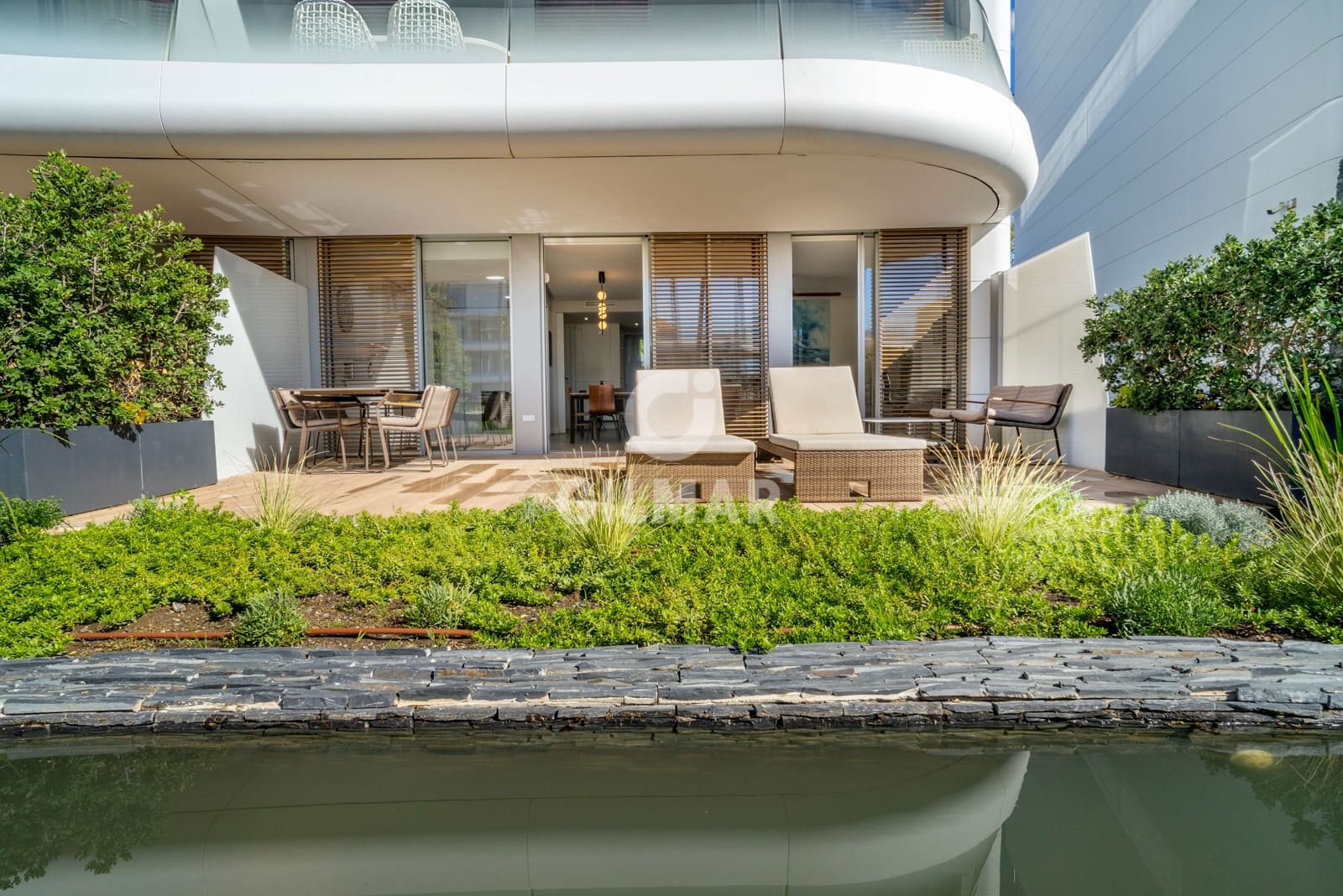 2 bedroom Flat for sale in Estepona with pool garage - € 795,000 (Ref: 9341622)