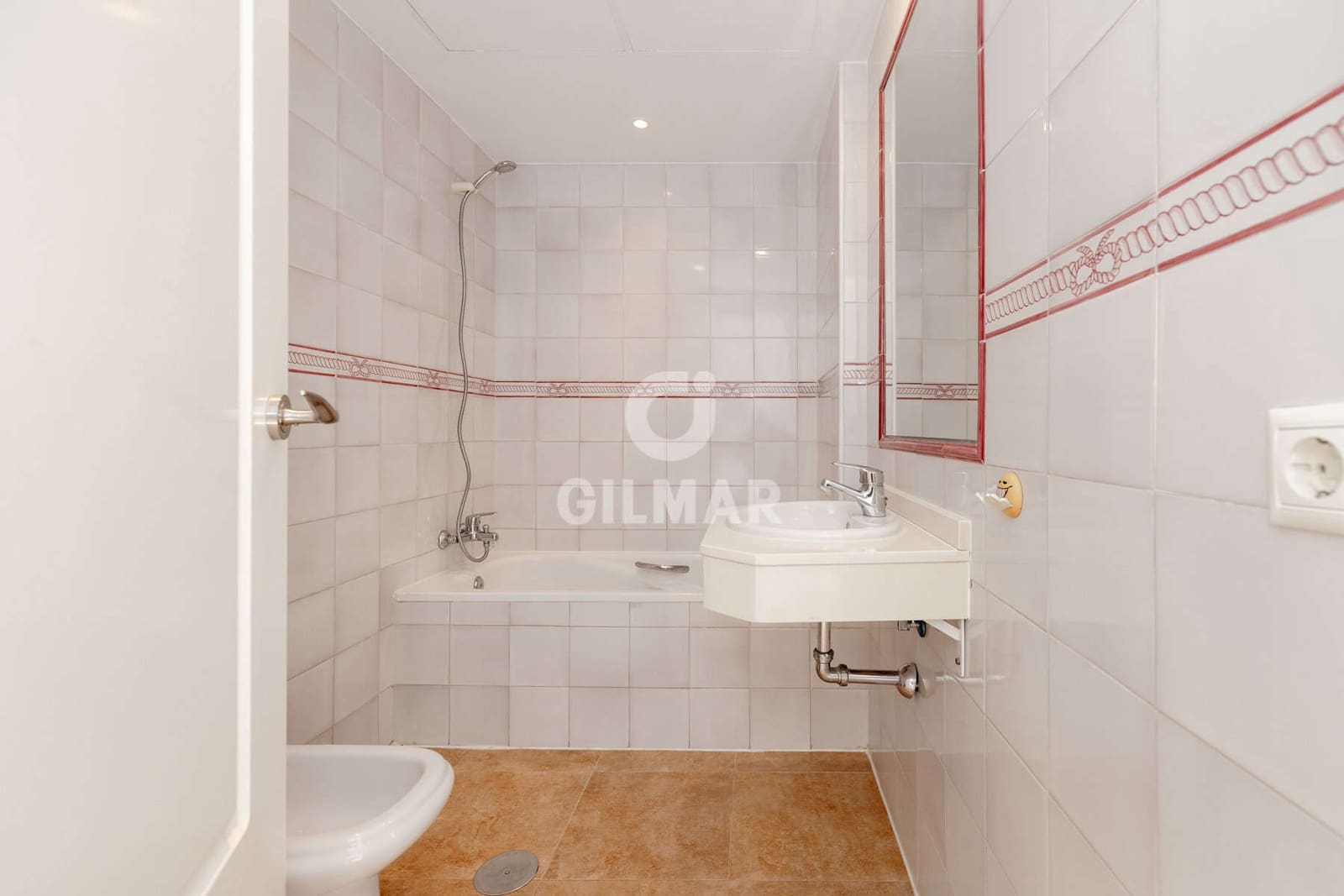 3 slaapkamer Penthouse te koop in Casares met zwembad garage - € 380.000 (Ref: 9343487)