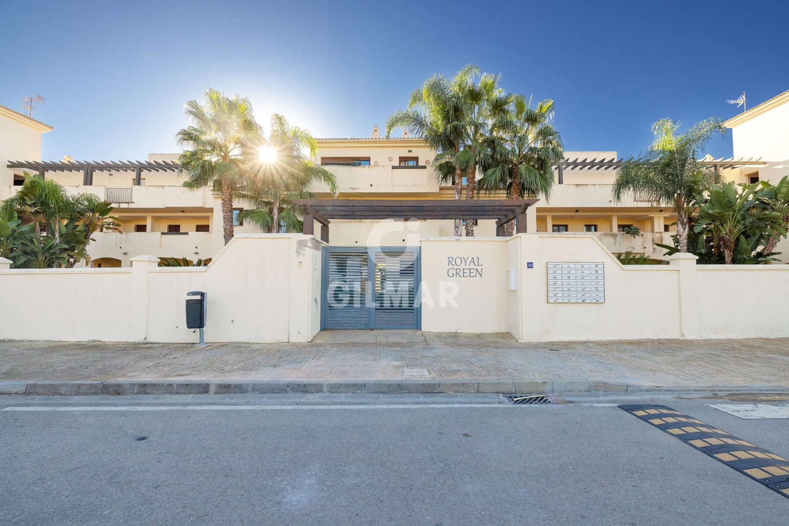 3 slaapkamer Penthouse te koop in Casares met zwembad garage - € 380.000 (Ref: 9343487)