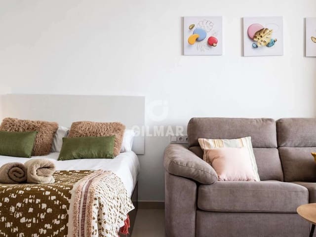 Piso de 1 habitación en Zona Puerto Deportivo, Fuengirola en venta con piscina - 246.000 € (Ref: 9343651)