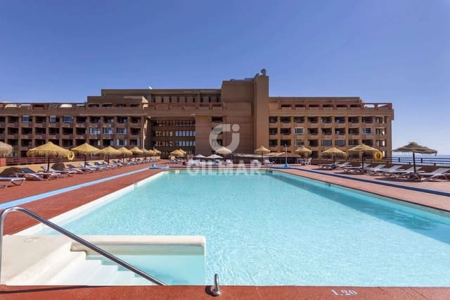 Piso de 1 habitación en Zona Puerto Deportivo, Fuengirola en venta con piscina - 239.000 € (Ref: 9343653)