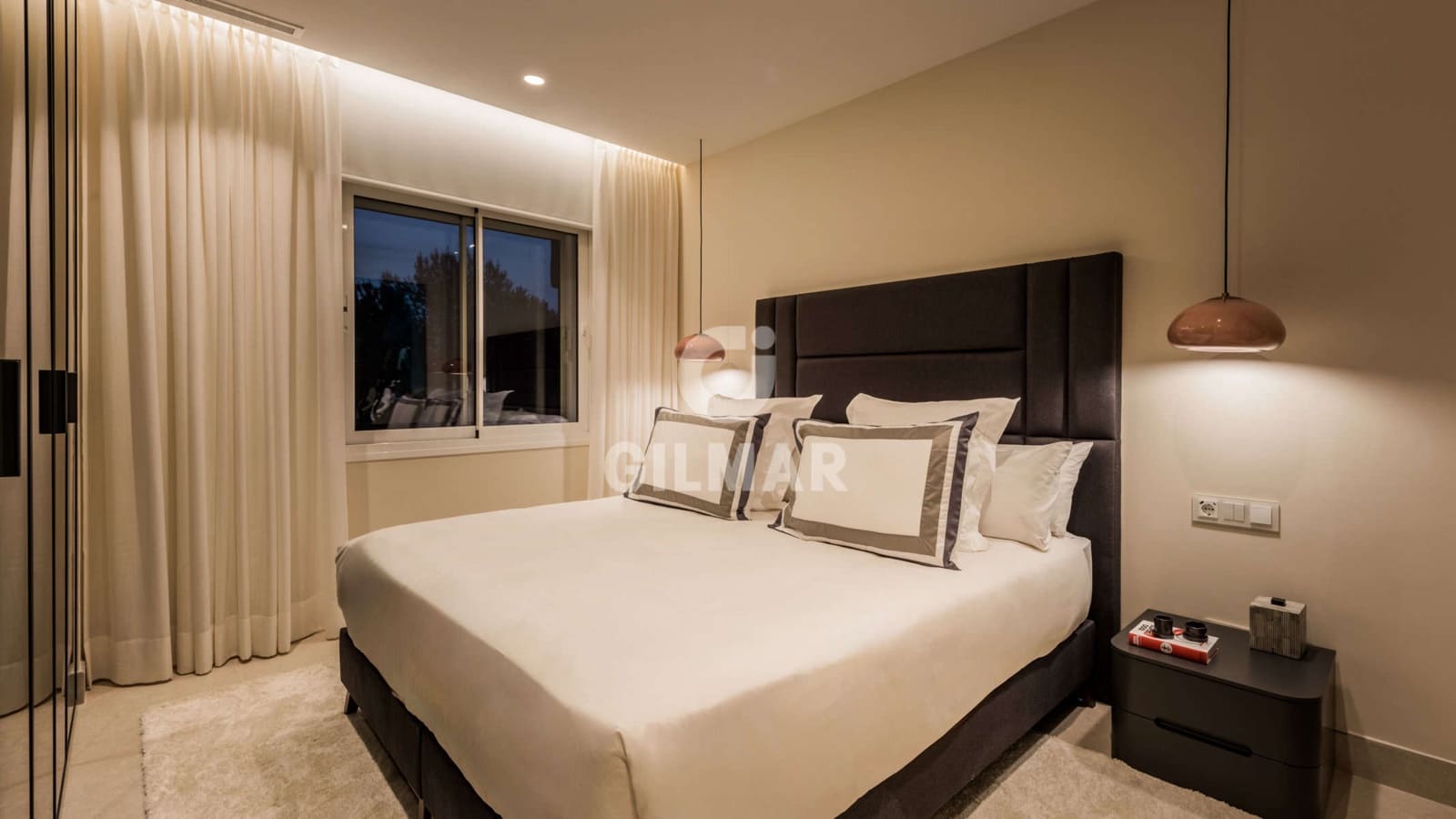 3 bedroom Flat for sale in Estepona with pool garage - € 2,395,000 (Ref: 9347727)