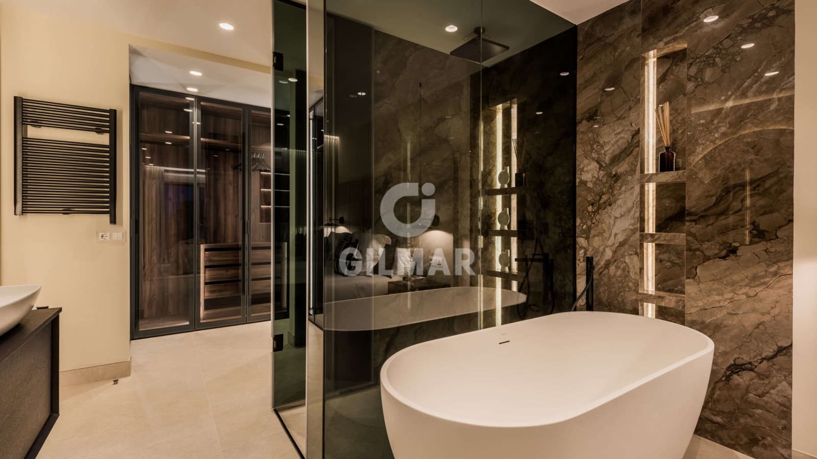 3 bedroom Flat for sale in Estepona with pool garage - € 2,395,000 (Ref: 9347727)