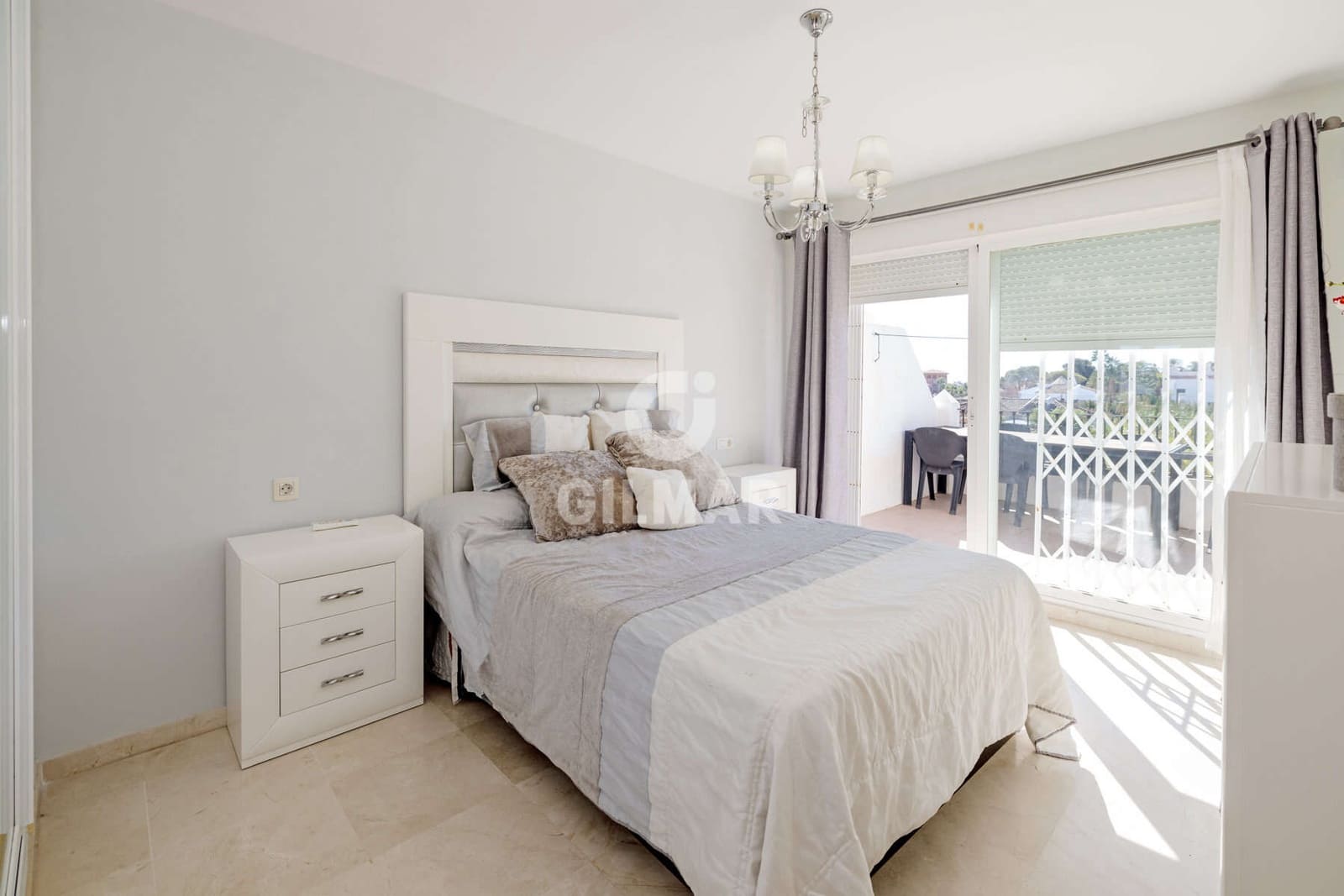 2 makuuhuone Asunto myytävänä paikassa Estepona - 349 000 € (Ref: 9347728)