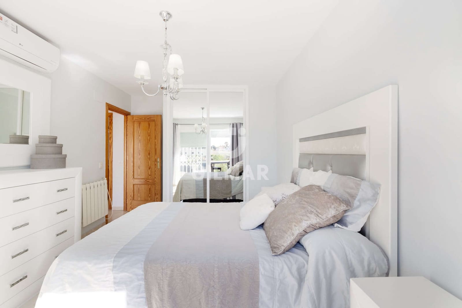 2 makuuhuone Asunto myytävänä paikassa Estepona - 349 000 € (Ref: 9347728)