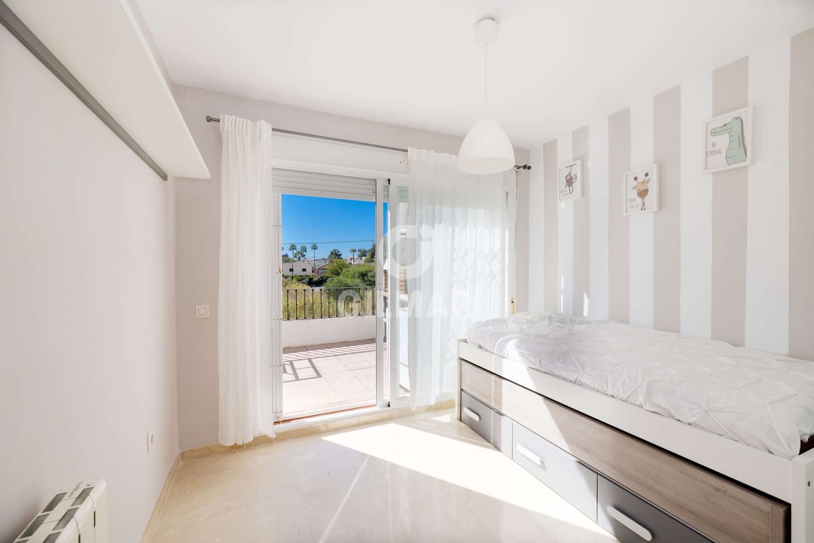 2 makuuhuone Asunto myytävänä paikassa Estepona - 349 000 € (Ref: 9347728)