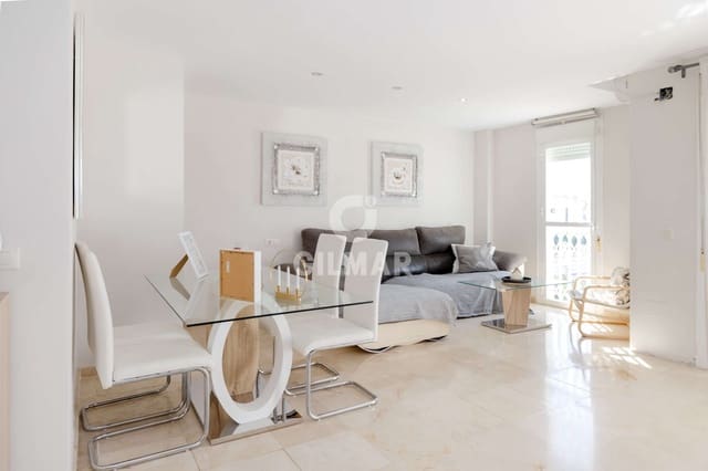 2 bedroom Flat for sale in Guadalobón, Estepona - € 349,000 (Ref: 9347728)