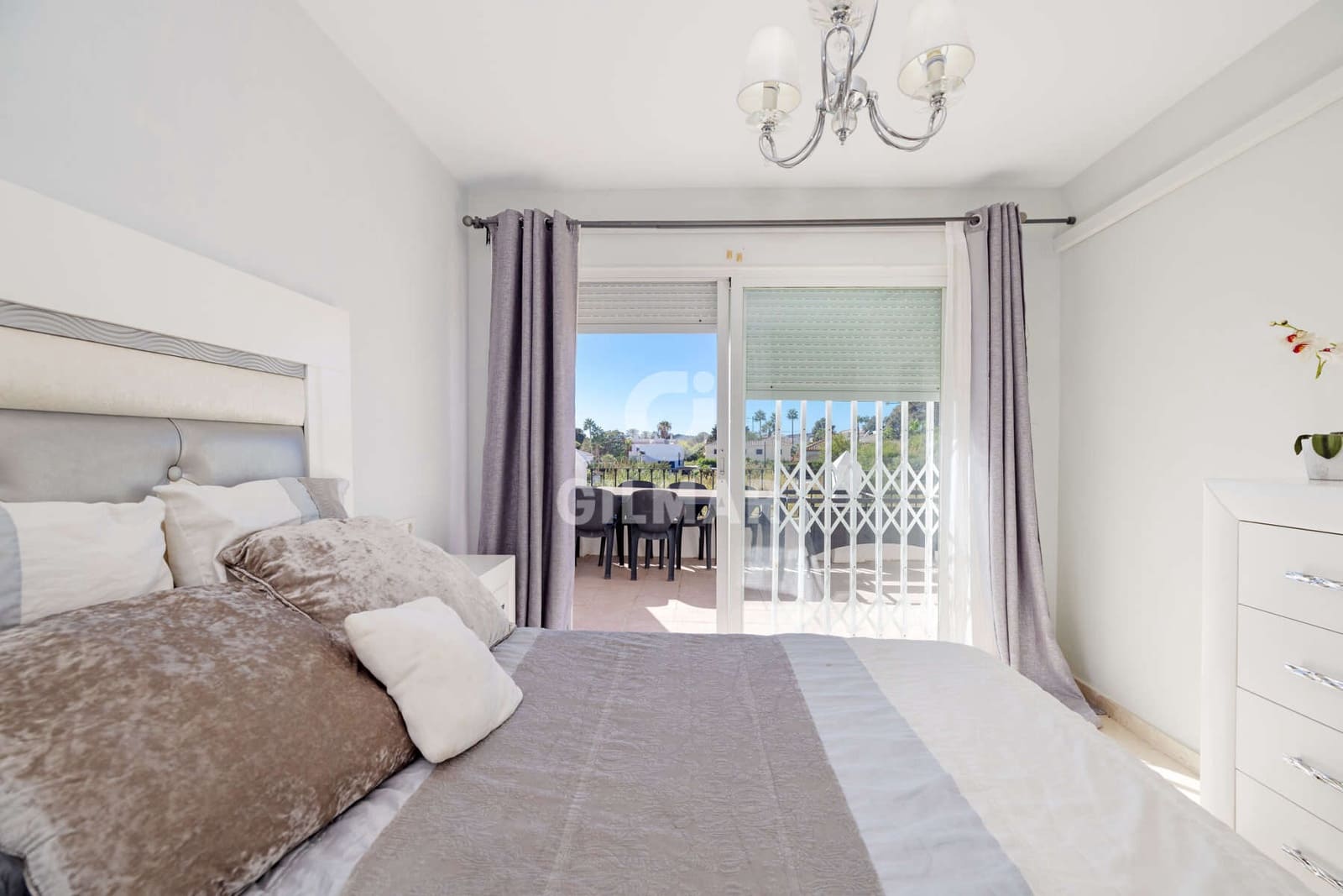 2 makuuhuone Asunto myytävänä paikassa Estepona - 349 000 € (Ref: 9347728)