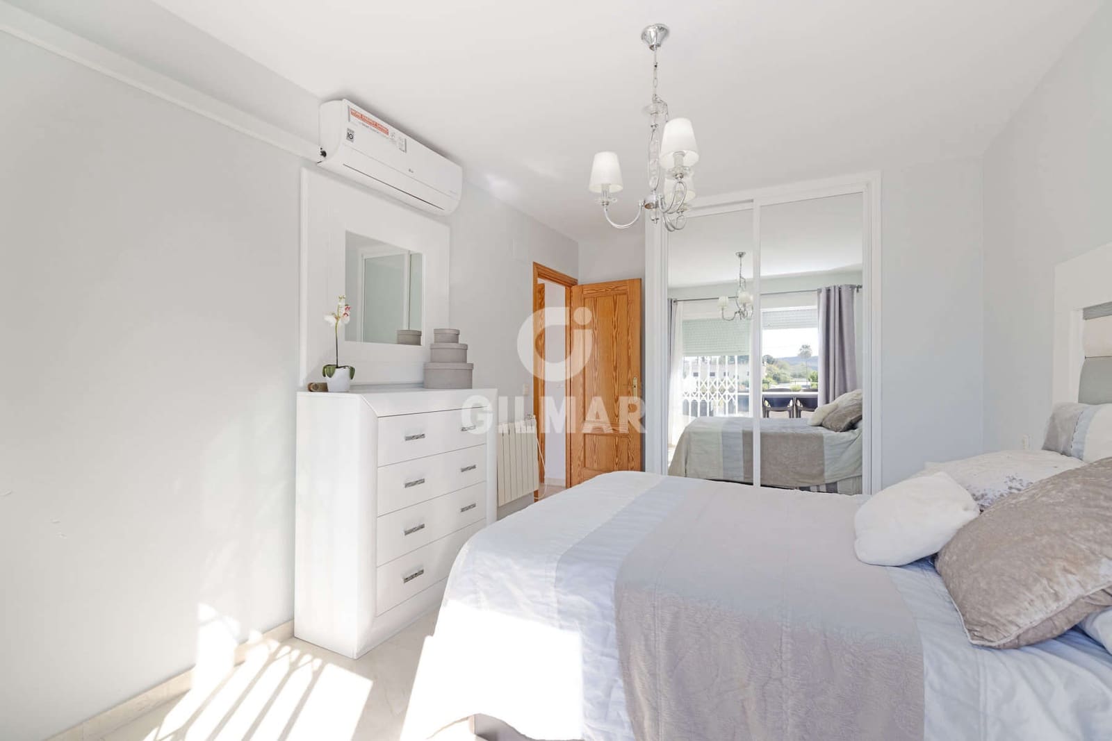 2 makuuhuone Asunto myytävänä paikassa Estepona - 349 000 € (Ref: 9347728)