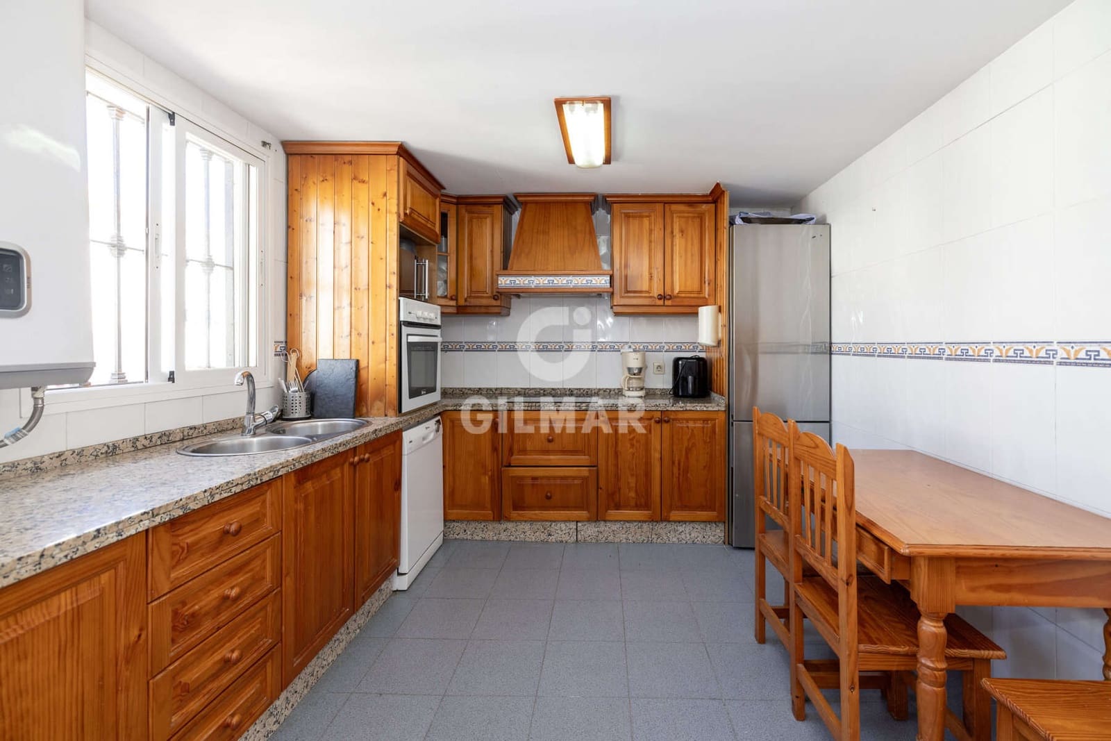 2 makuuhuone Asunto myytävänä paikassa Estepona - 349 000 € (Ref: 9347728)