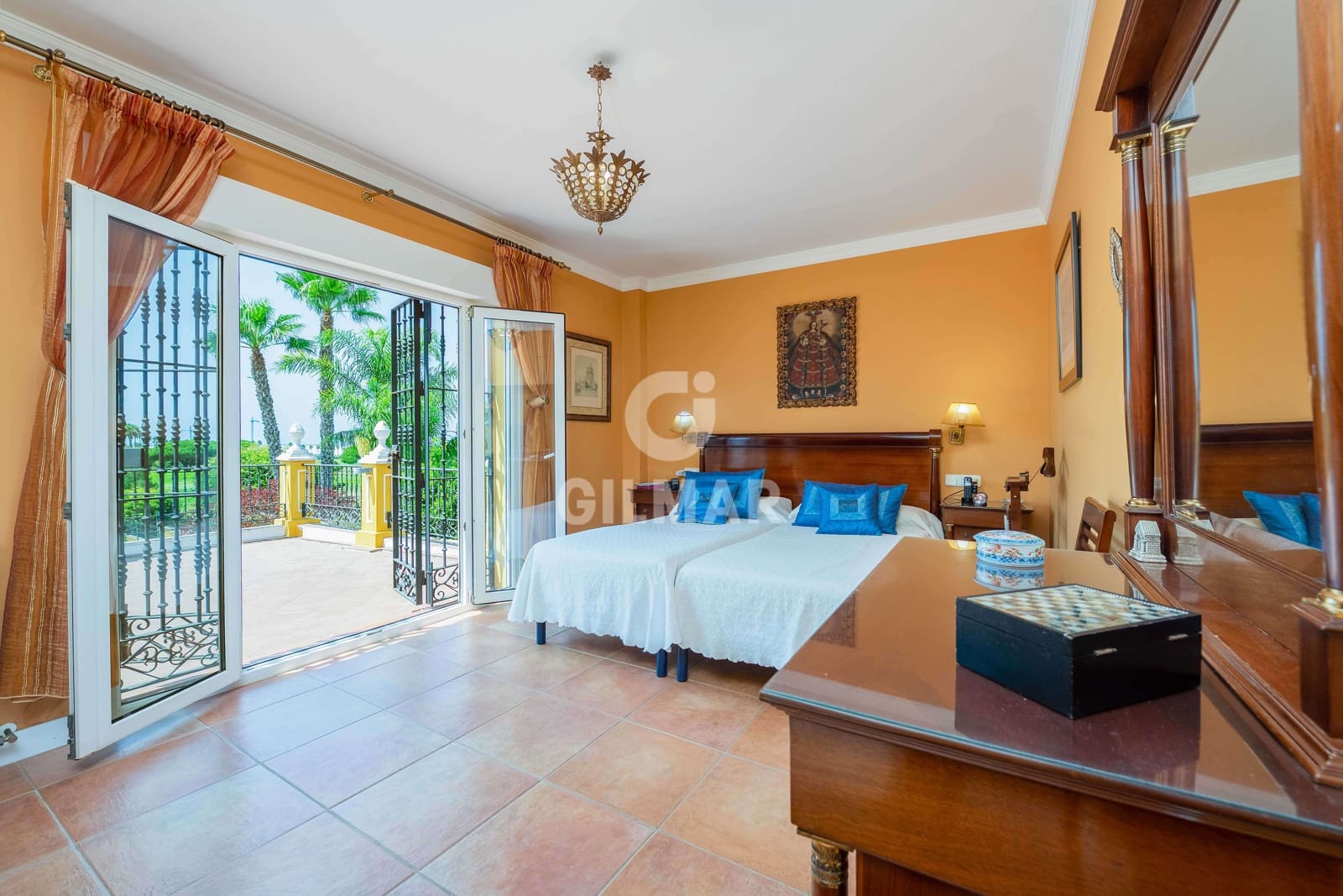 7 soveværelse Villa til salg i Novo Sancti Petri med swimmingpool garage - € 1.650.000 (Ref: 9352948)