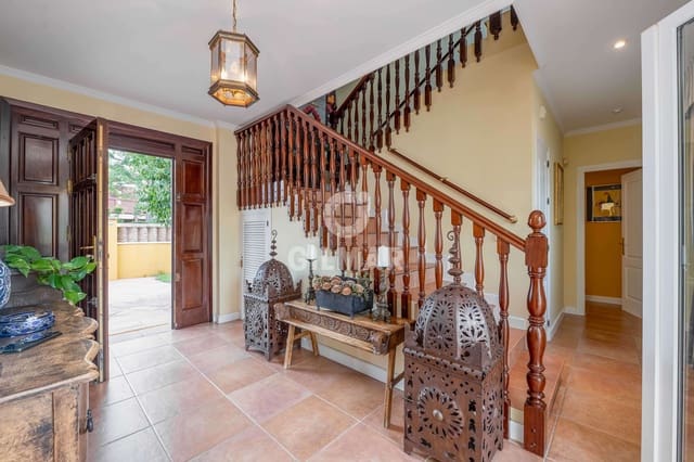 7 sypialnia Willa na sprzedaż w Novo Sancti Petri, Chiclana de la Frontera z basenem garażem - 1 650 000 € (Ref: 9352948)