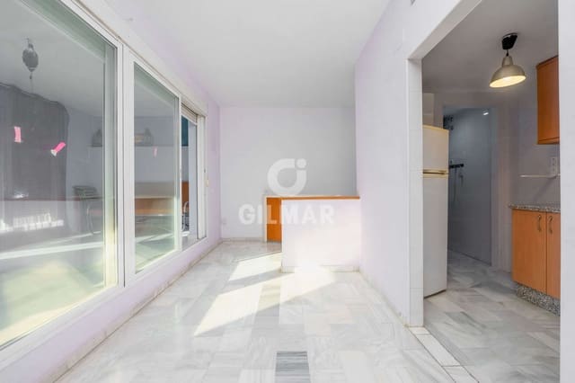 2 bedroom Penthouse for sale in La Calzada, Seville city - € 379,000 (Ref: 9357914)