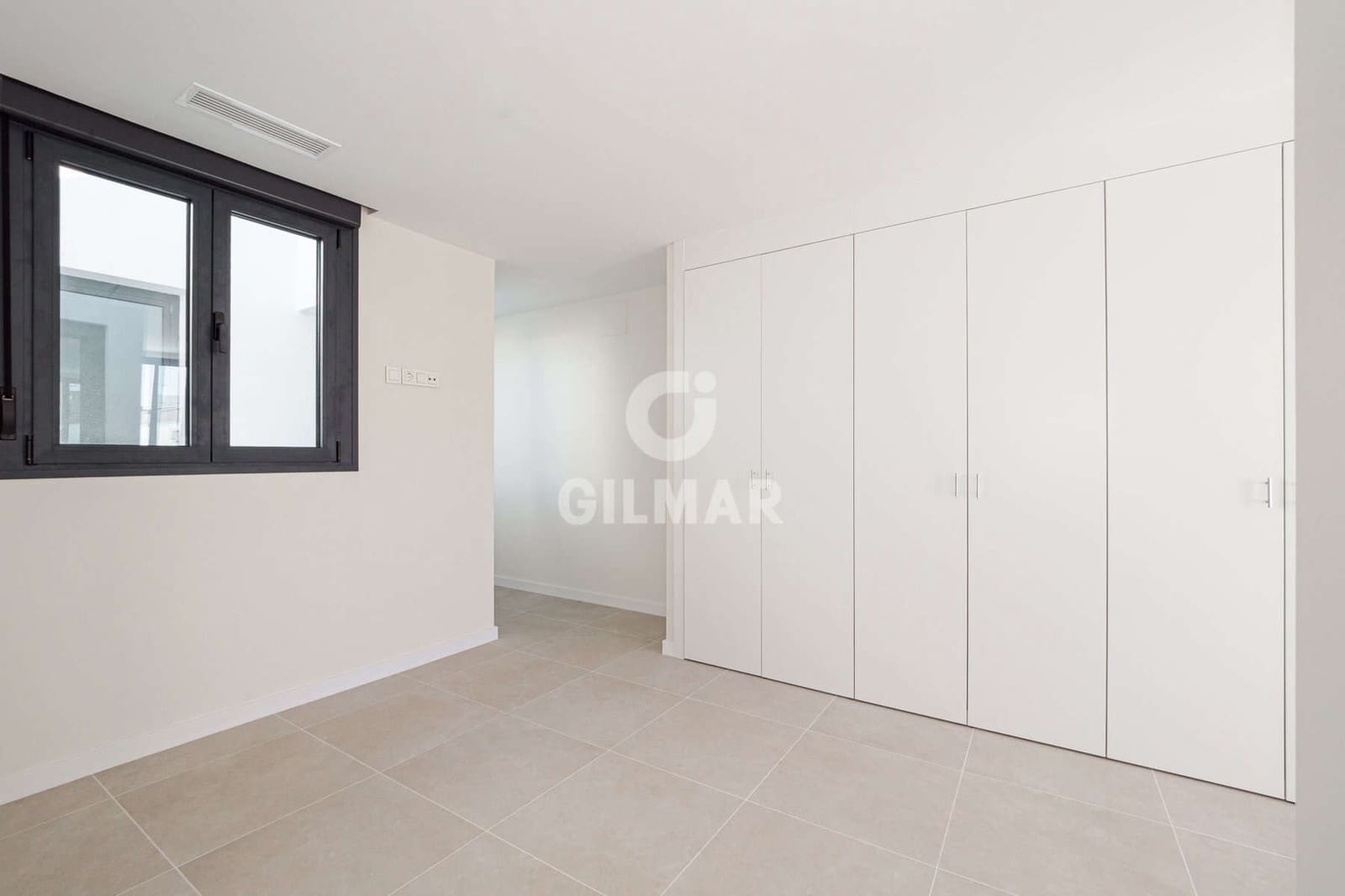 1 bedroom Penthouse for sale in Seville city with pool garage - € 409,000 (Ref: 9357916)