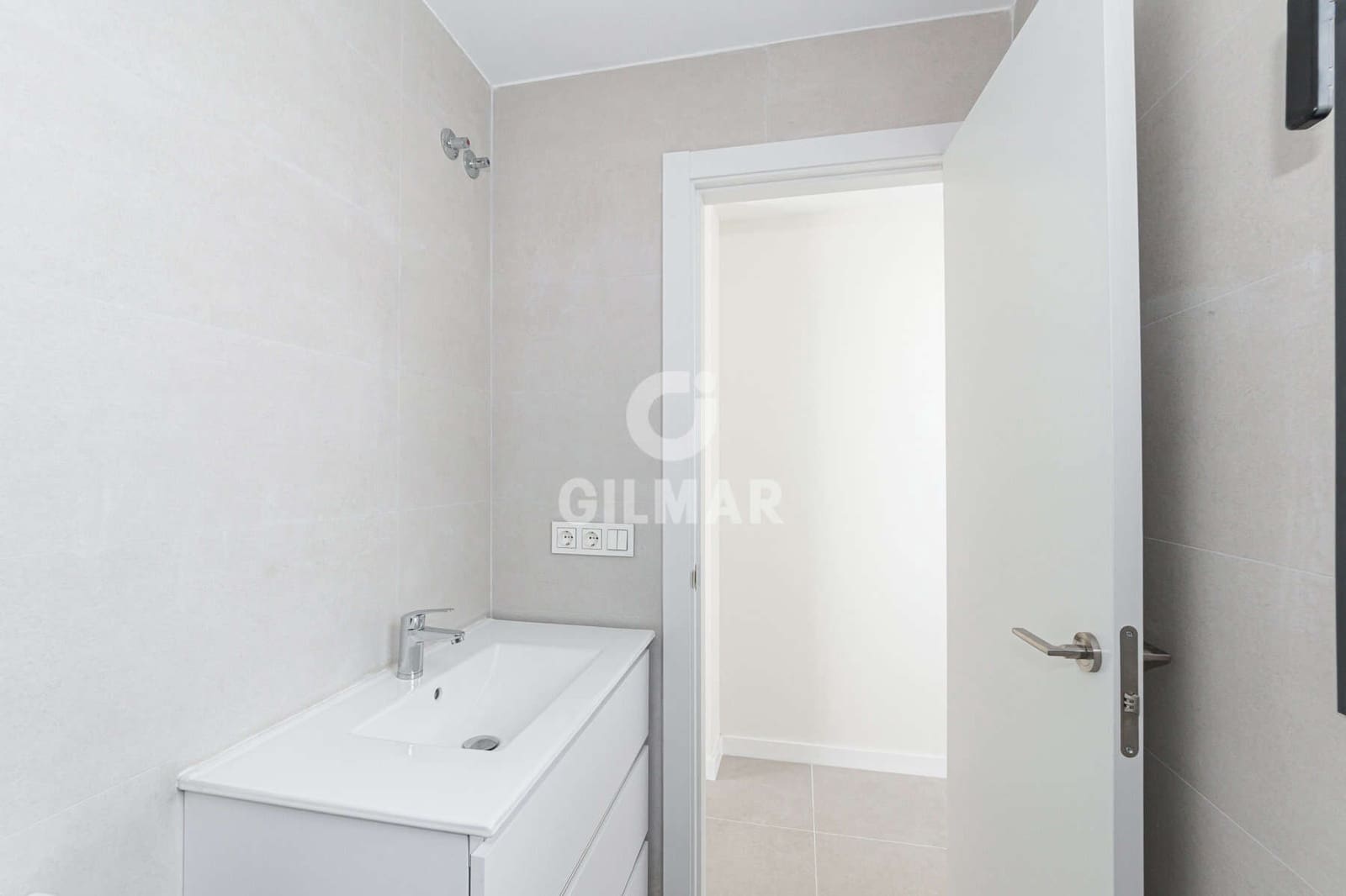 1 bedroom Penthouse for sale in Seville city with pool garage - € 409,000 (Ref: 9357916)