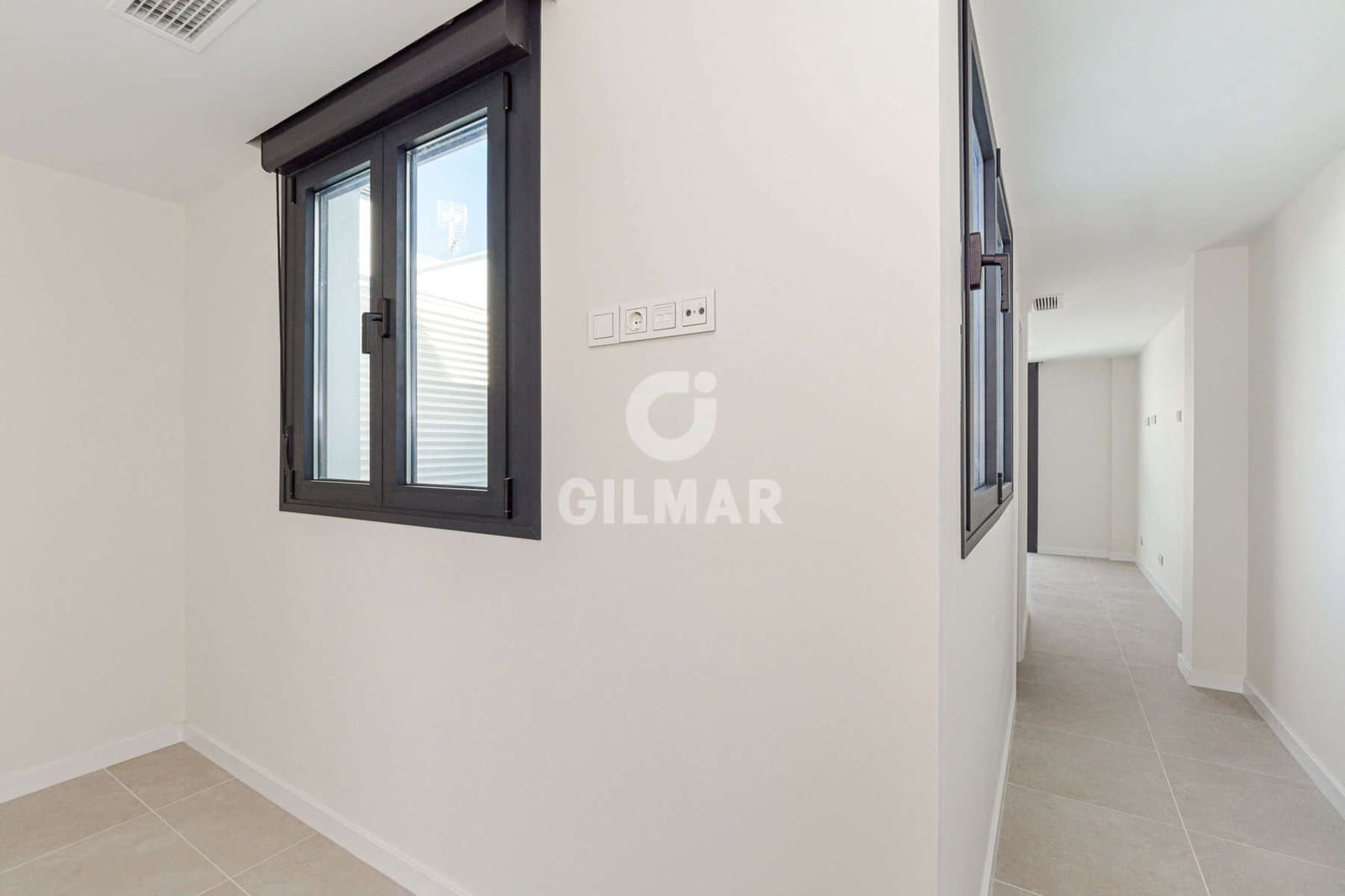 1 bedroom Penthouse for sale in Seville city with pool garage - € 409,000 (Ref: 9357916)