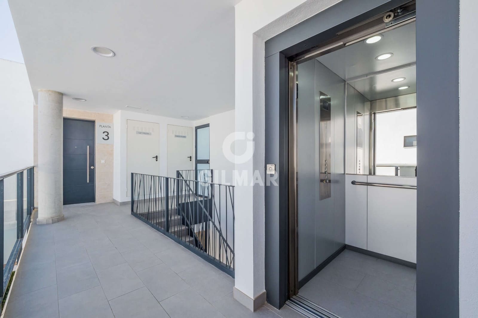 1 bedroom Penthouse for sale in Seville city with pool garage - € 409,000 (Ref: 9357916)