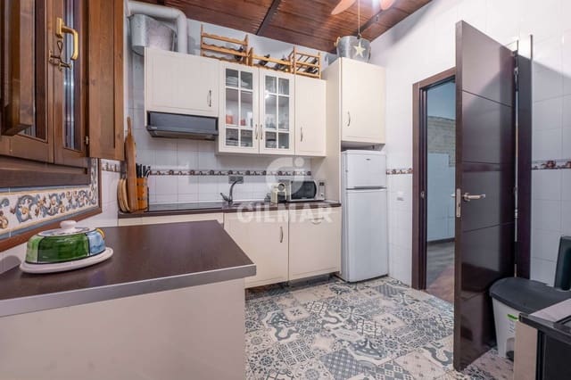 6 bedroom Terraced Villa for sale in El Juncal, Híspalis, Seville city - € 569,000 (Ref: 9357917)