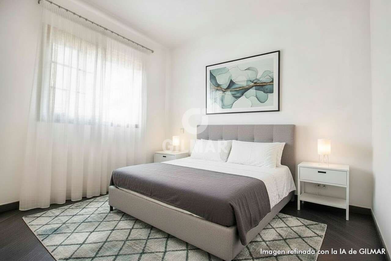 4 sypialnia Dom szeregowy na sprzedaż w Playa del Duque z basenem garażem - 1 050 000 € (Ref: 9357918)