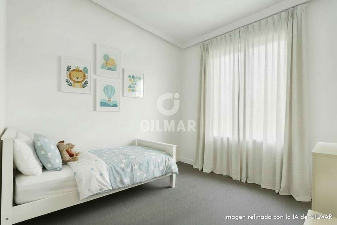 4 sypialnia Dom szeregowy na sprzedaż w Playa del Duque z basenem garażem - 1 050 000 € (Ref: 9357918)