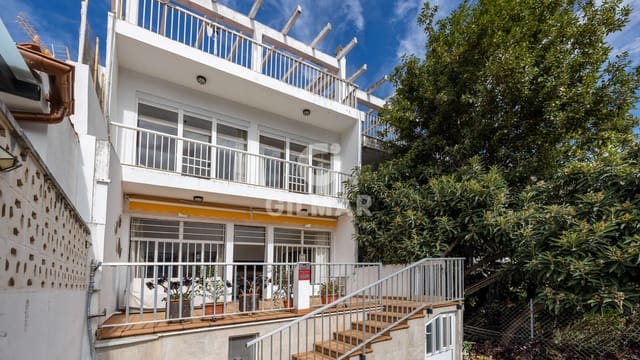 3 makuuhuone Rivitalo myytävänä paikassa Teror mukana 
autotalli - 240 000 € (Ref: 9363055)